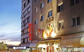Queen'S Astoria Design Hotel Belgrado Exterior photo