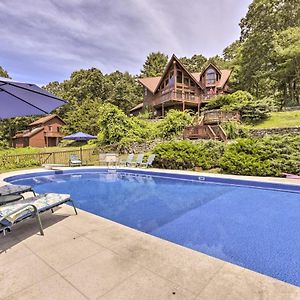Private Guest House With Deck And Spectacular Views! Uncasville Exterior photo