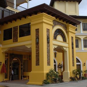 Planta Centro Bacolod Hotel&residencias Exterior photo