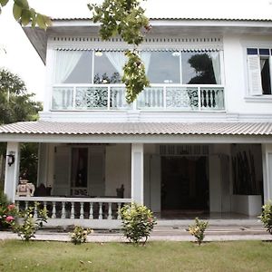 The Legend Maeklong Hotel Samut Songkhram Exterior photo