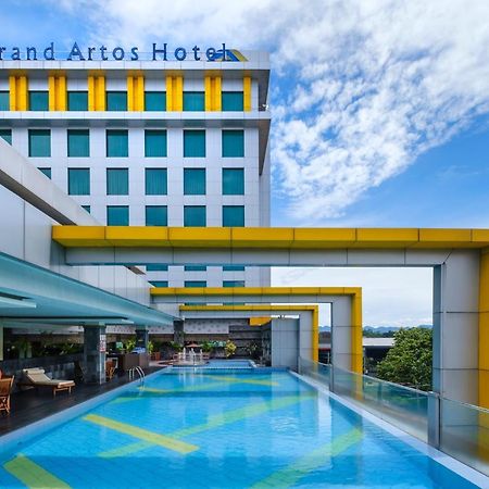 Grand Artos Hotel&Convention Magelang Exterior foto