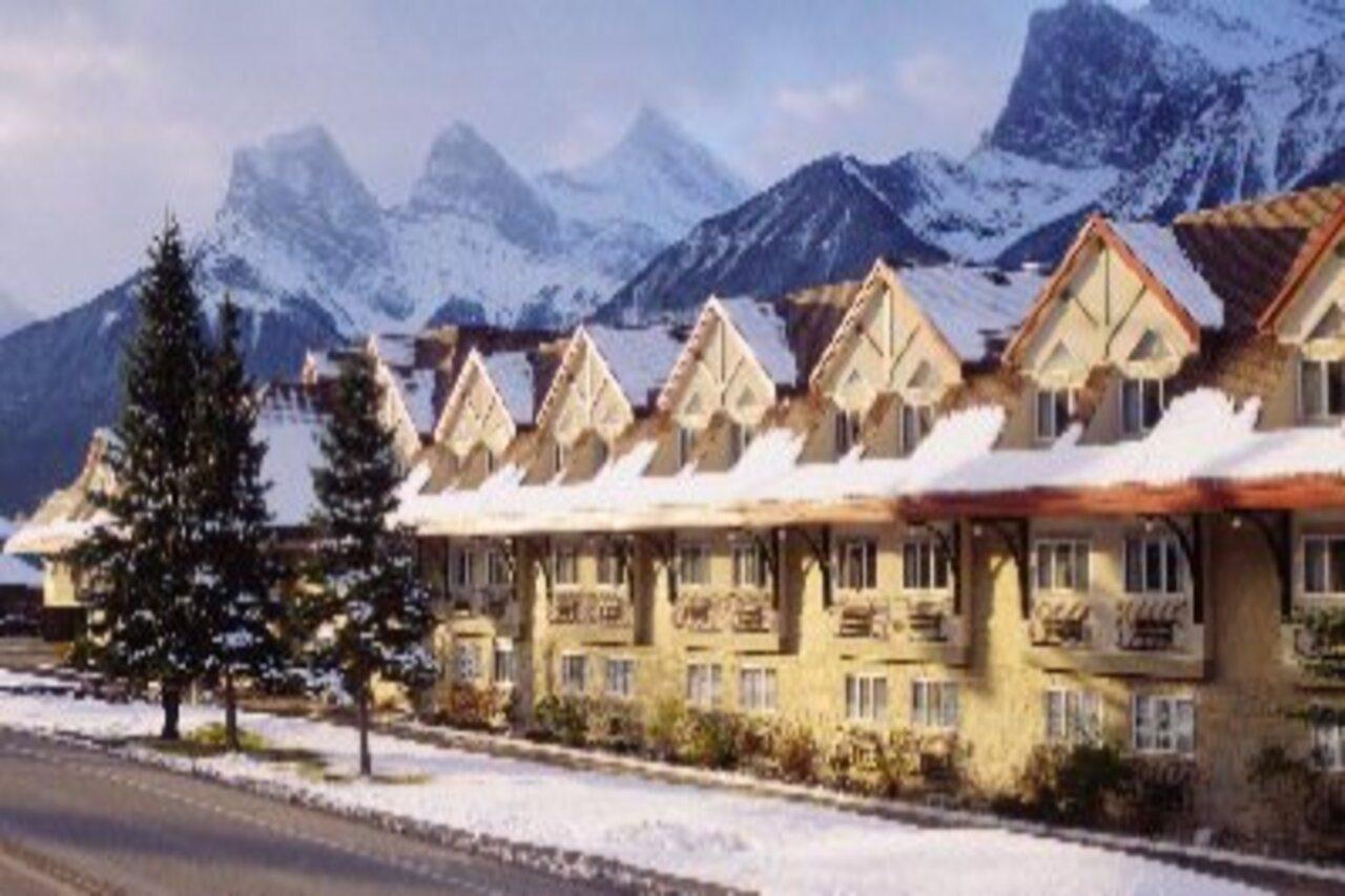 Canmore Inn & Suites Exterior foto