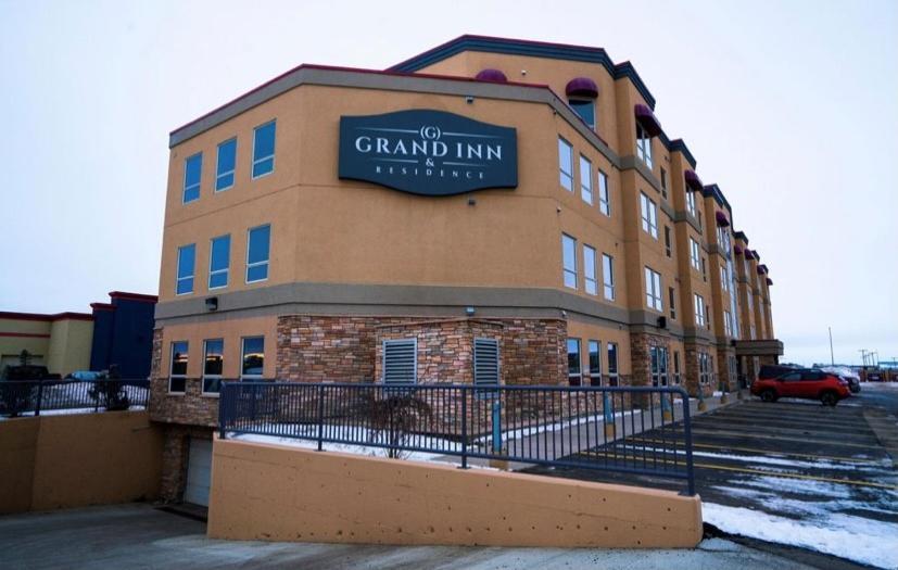 Grand Inn & Residence- Grande Prairie Exterior foto
