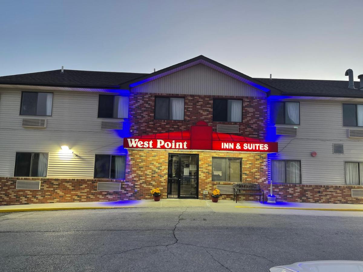 West Point Inn & Suites Exterior foto