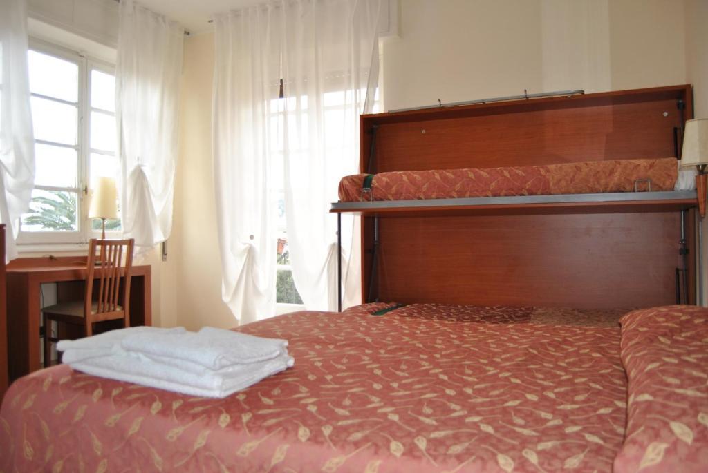 Hotel Mimosa Spotorno Habitación foto