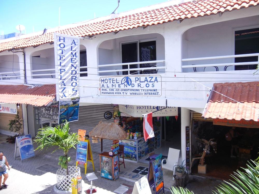 Hotel Plaza Almendros Isla Mujeres Exterior foto
