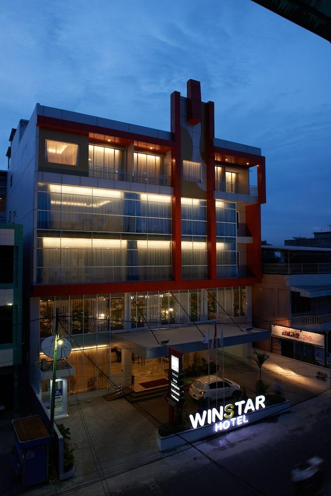 Winstar Hotel Pekanbaru Exterior foto