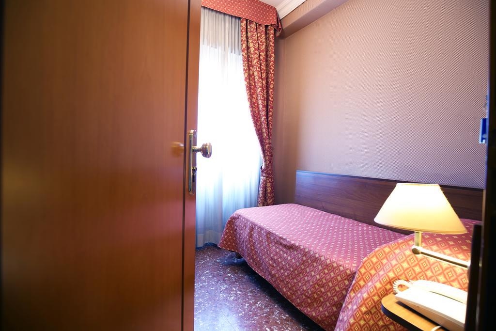 Hotel Derby Roma Habitación foto