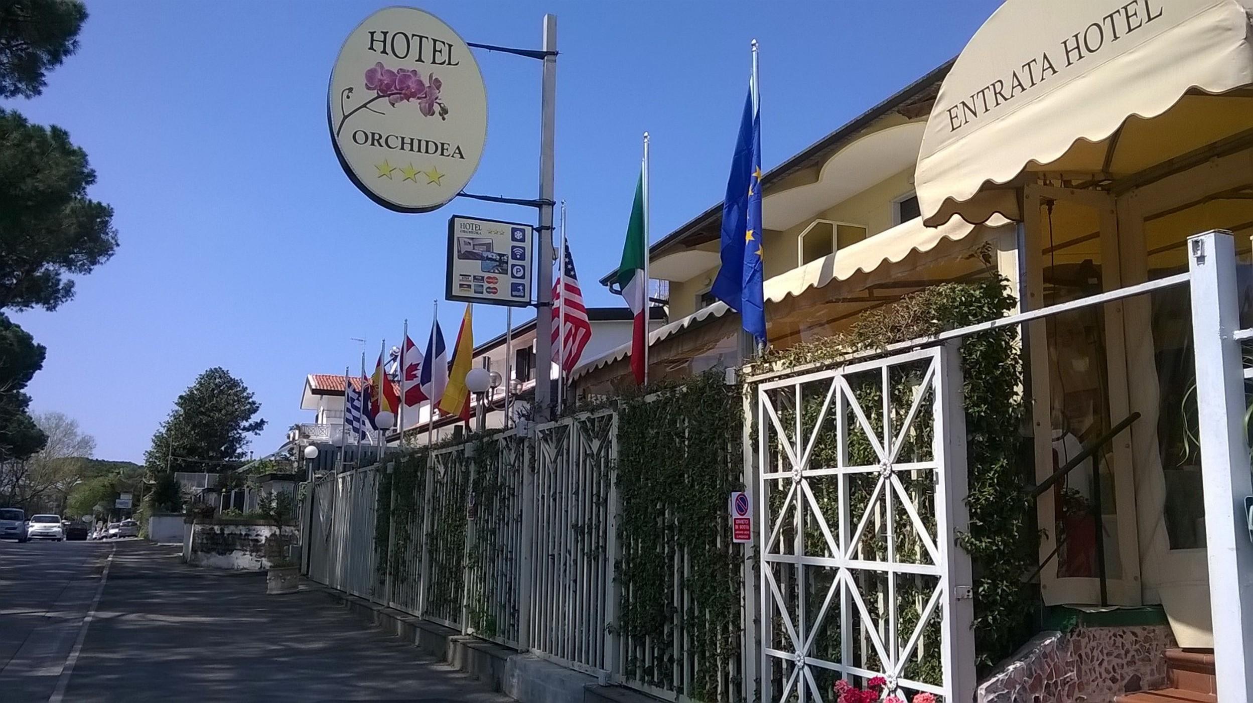 Hotel Orchidea Giugliano In Campania Exterior foto
