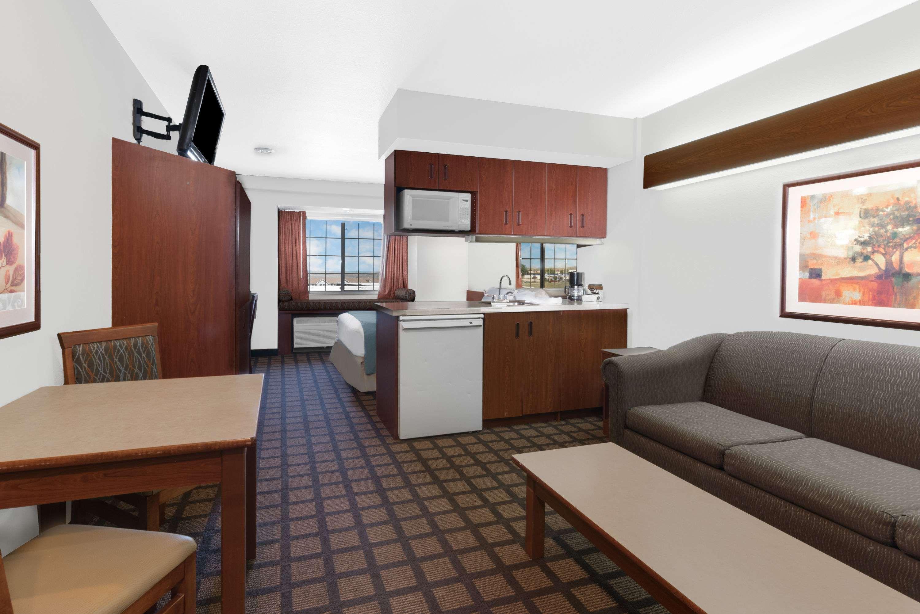 Microtel Inn & Suites By Wyndham Rapid City Exterior foto
