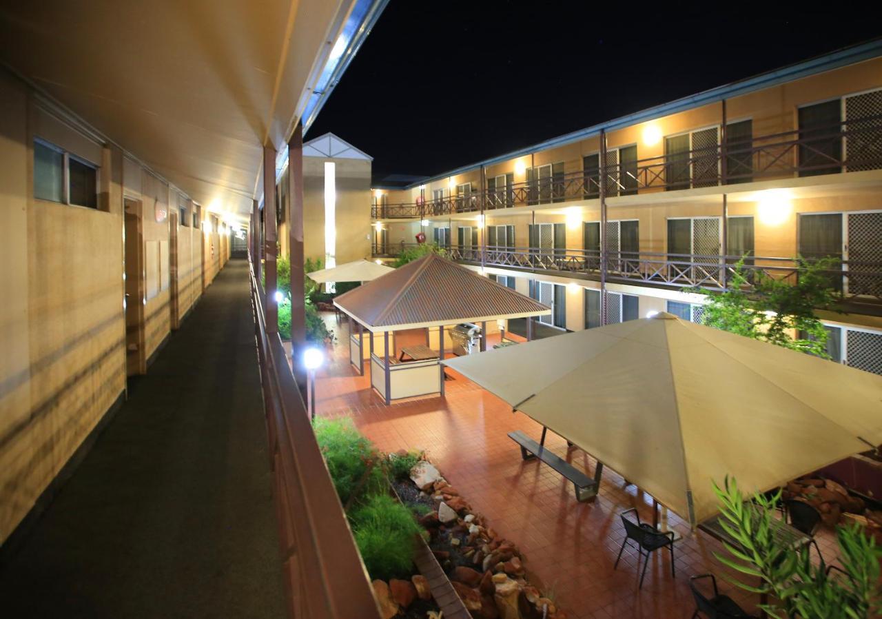 Stay At Alice Springs Hotel Exterior foto