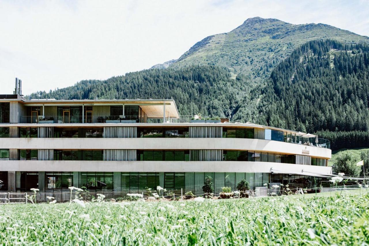Hotel Arlmont 4 Stern Superior Sankt Anton am Arlberg Exterior foto