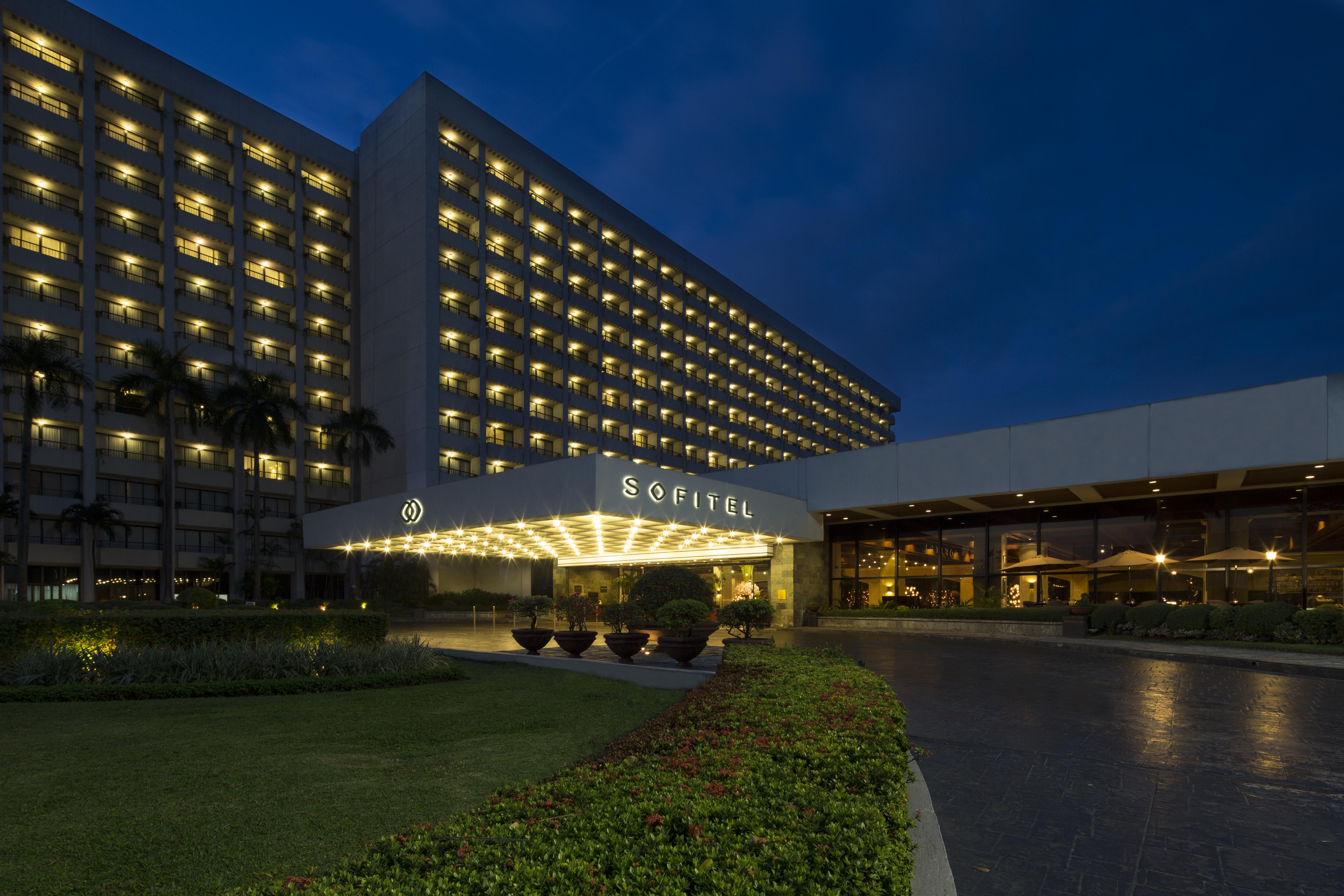 Hotel Sofitel Philippine Plaza Manila Exterior foto