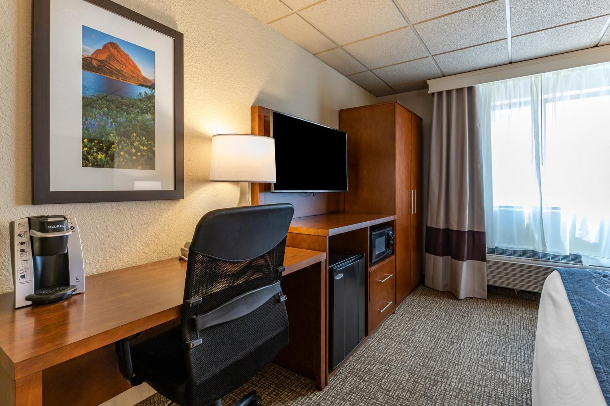 Comfort Inn & Suites Gateway To Glacier National Park Shelby Exterior foto