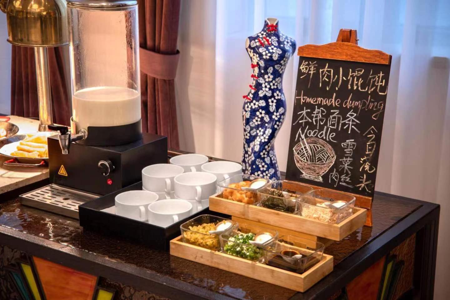 The Yangtze Boutique Shanghai - Free Minibar For The First Round Of The Day Exterior foto