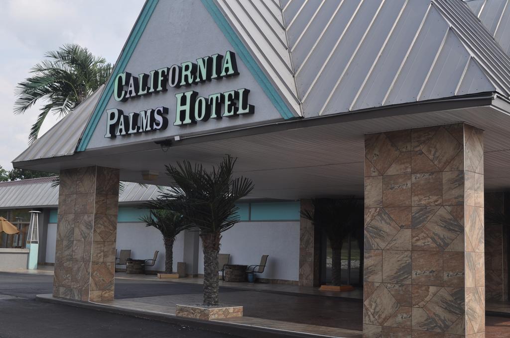 California Palms Hotel And Suites Austintown Exterior foto