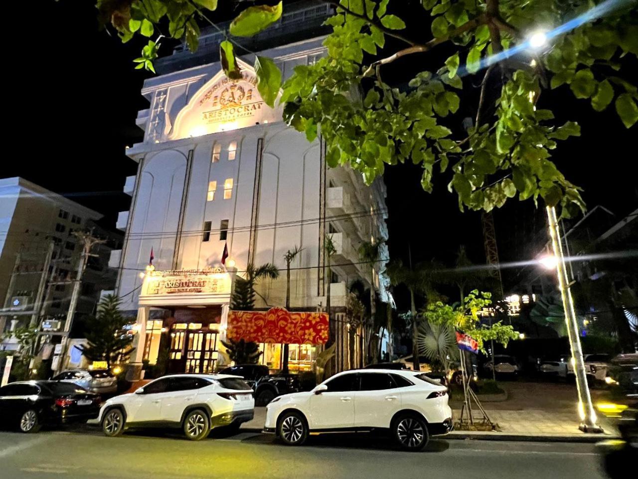 Aristocrat Residence & Hotel Sihanoukville Exterior foto