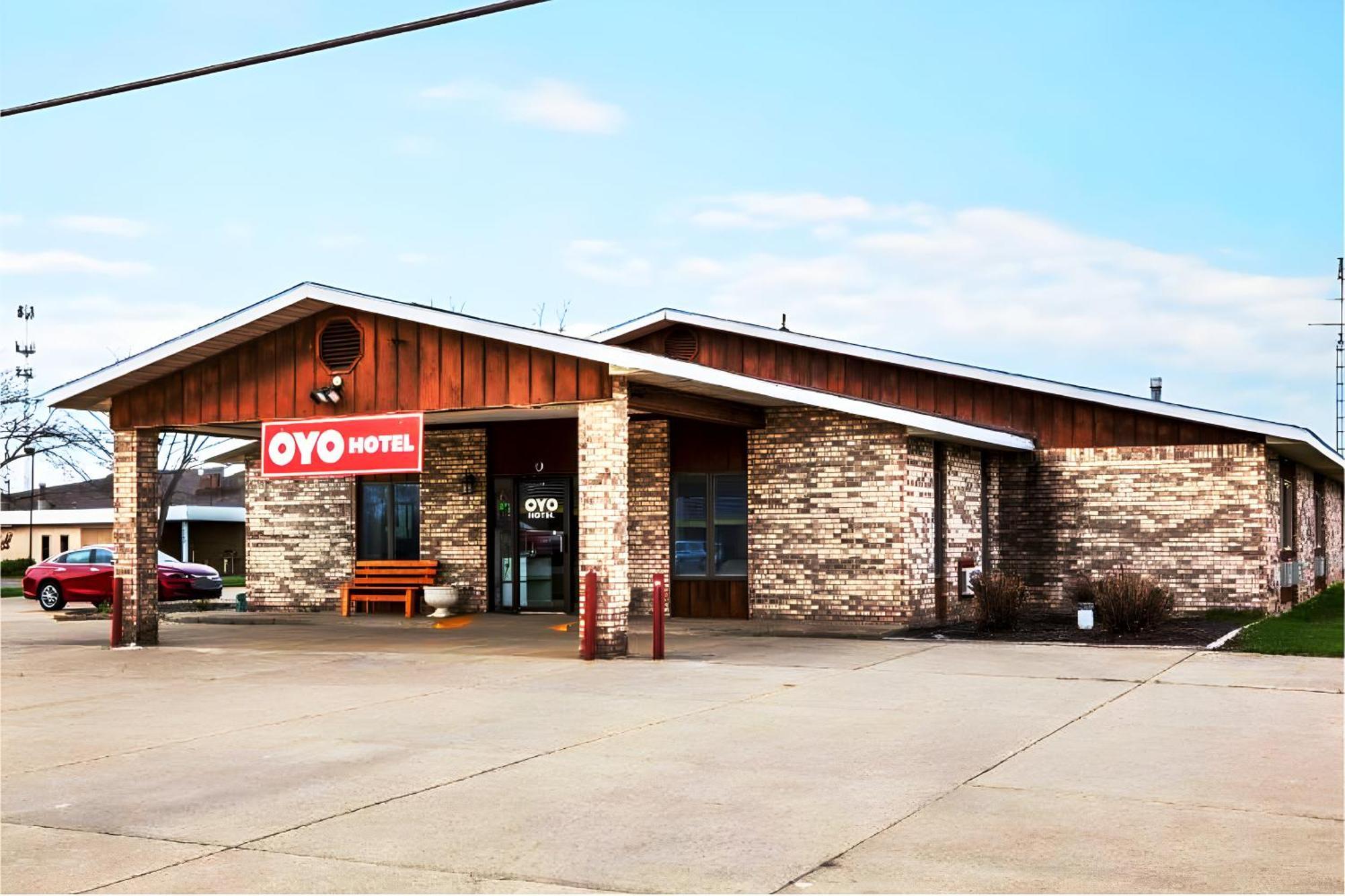 Oyo Hotel Chesaning Route 52 & Hwy 57 Exterior foto