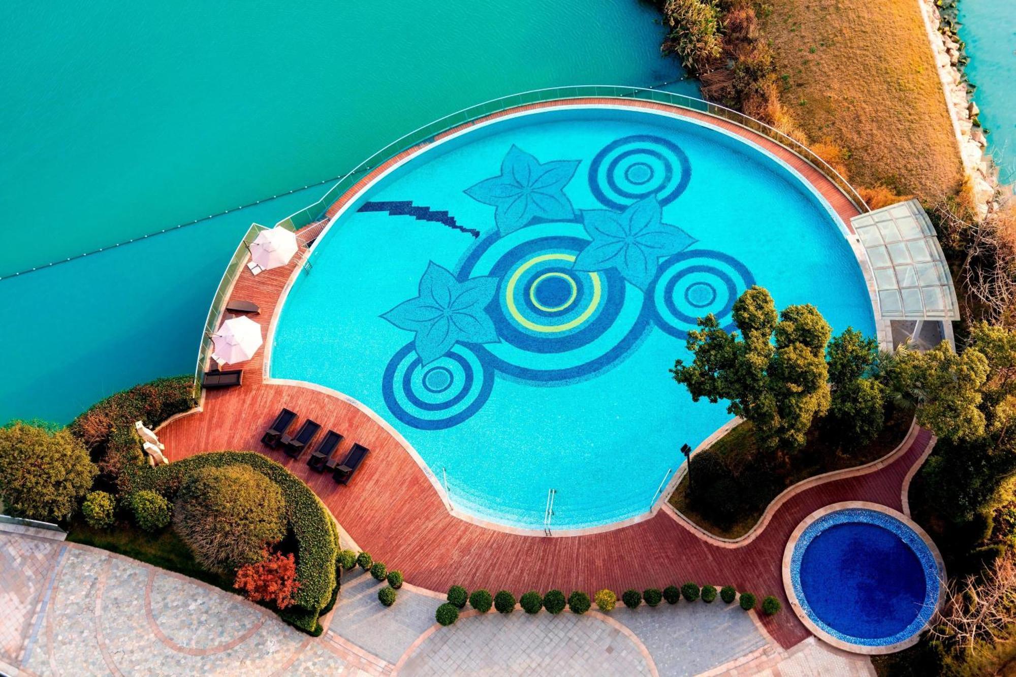 Sheraton Huzhou Taihu Lake Hot Spring Resort & Spa Exterior foto