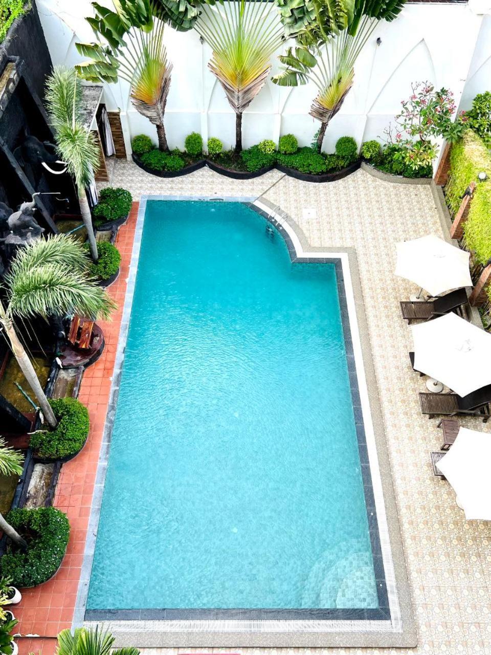 Aristocrat Residence & Hotel Sihanoukville Exterior foto