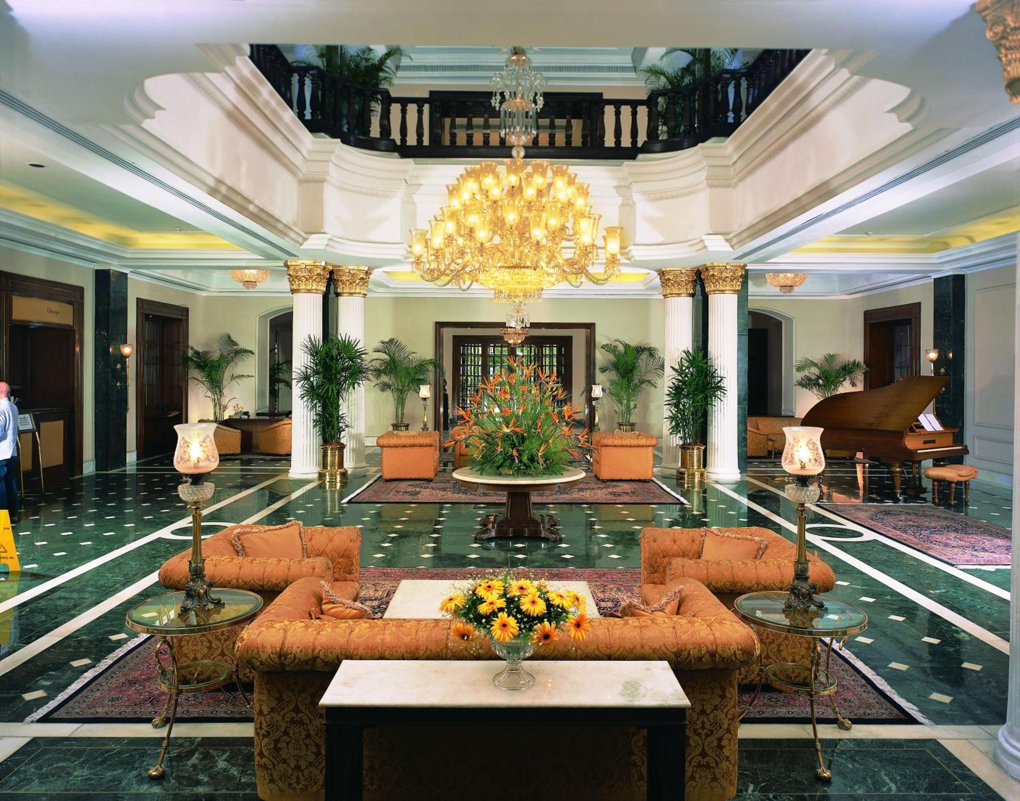 The Oberoi Grand Kolkata Hotel Exterior foto