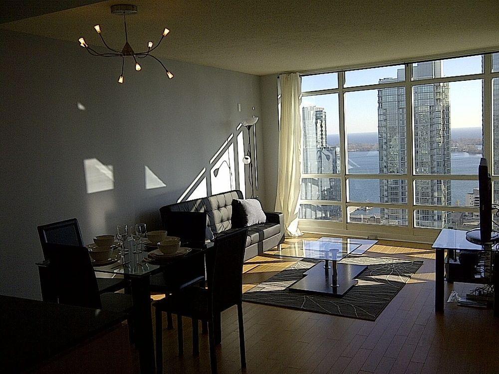 Toronto Suite Rentals - Fly Condo Exterior foto
