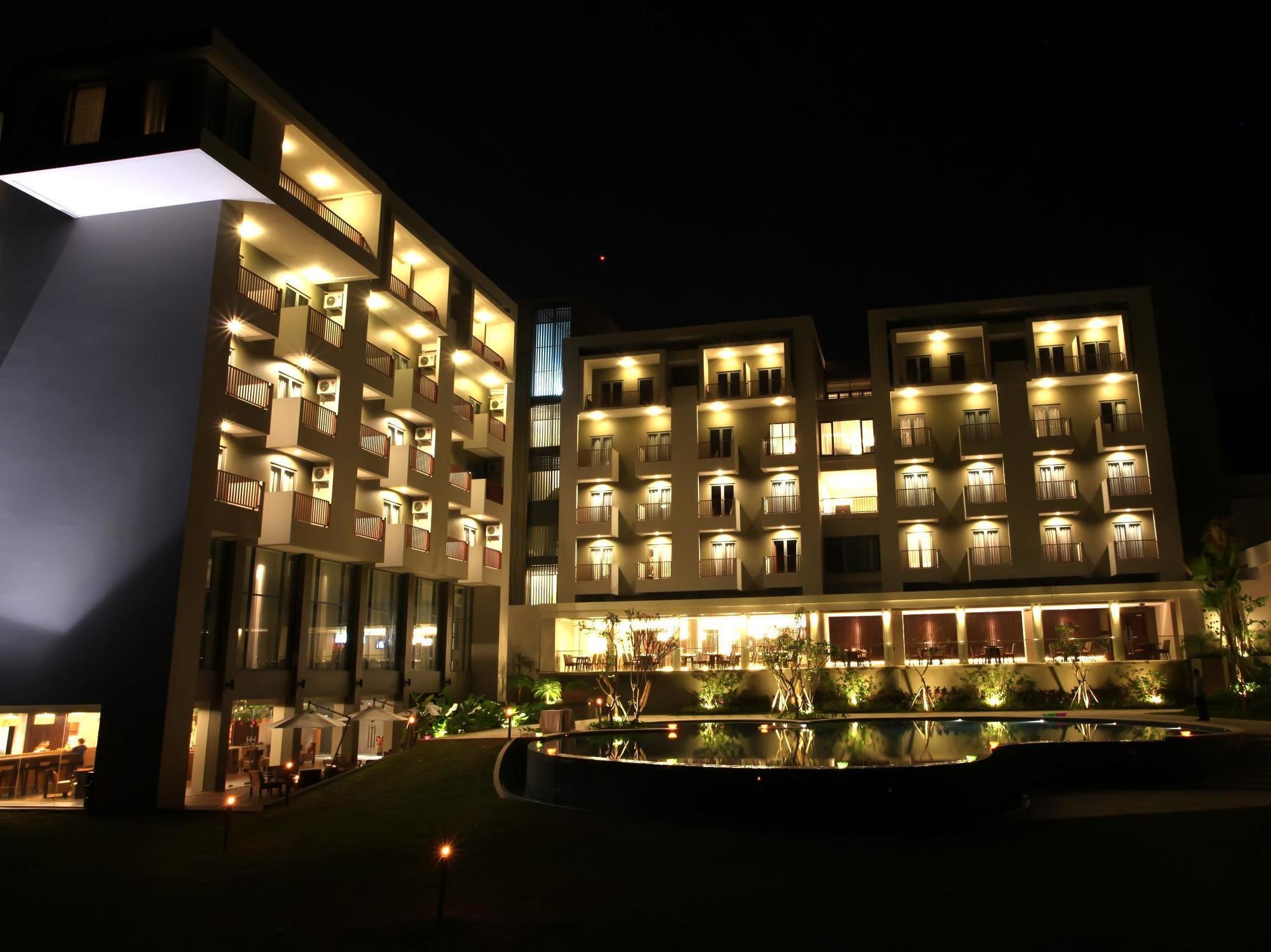 Soll Marina Hotel & Conference Center Bangka Pangkal Pinang Exterior foto