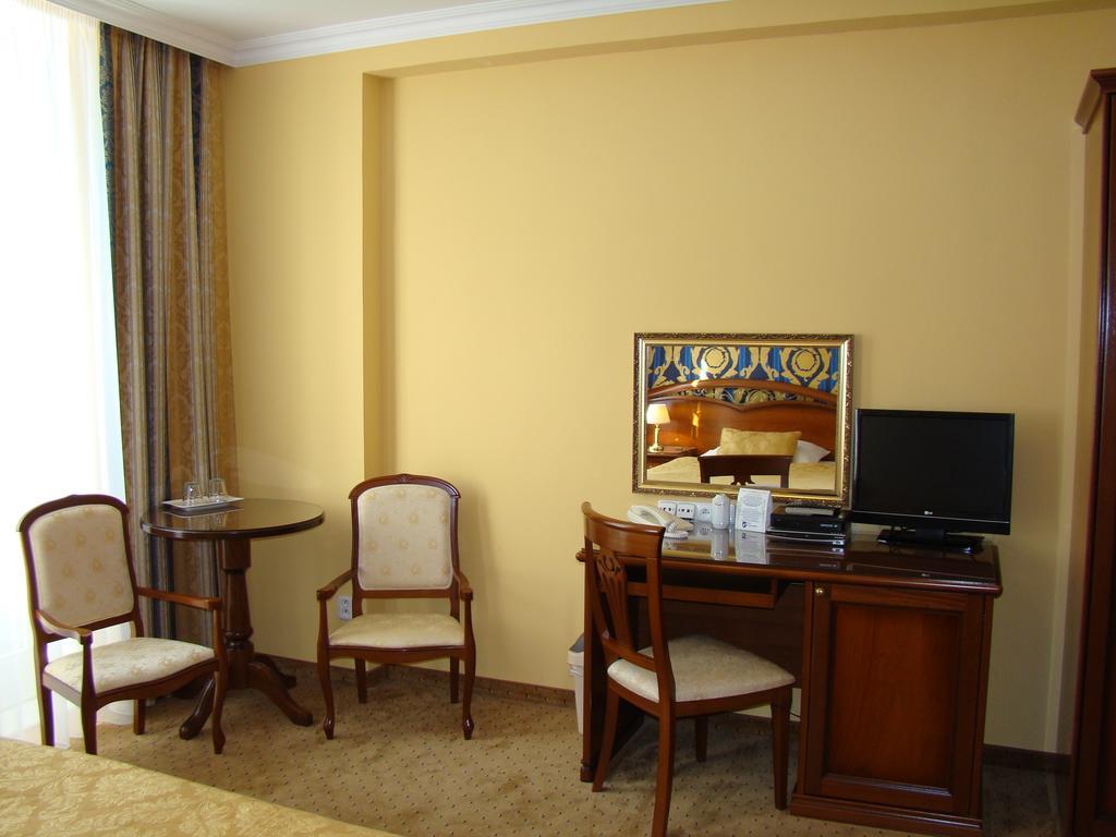 Hotel Saint Petersburg Karlovy Vary Exterior foto