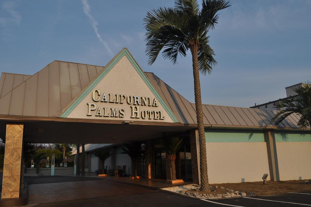 California Palms Hotel And Suites Austintown Exterior foto
