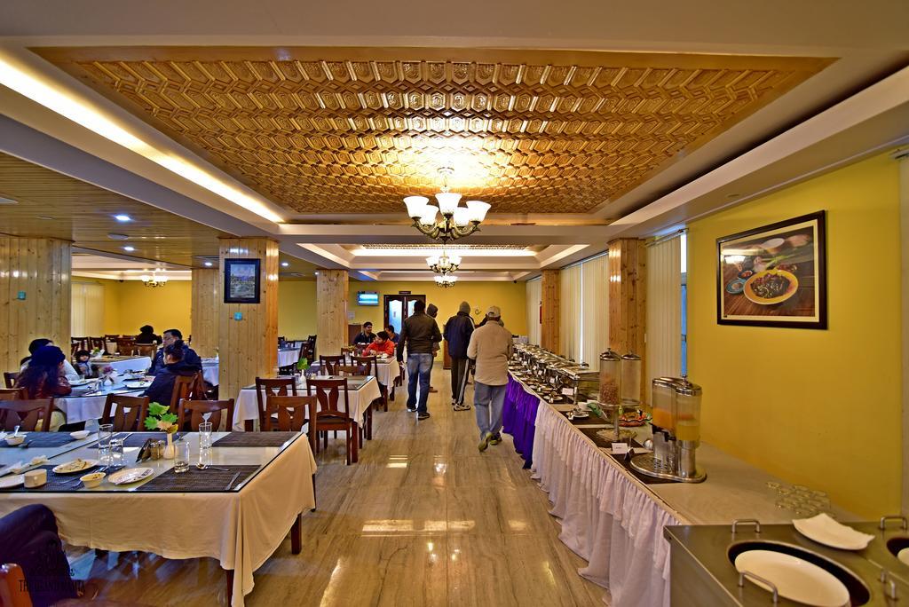The Grand Mamta Hotel Srīnagar Exterior foto