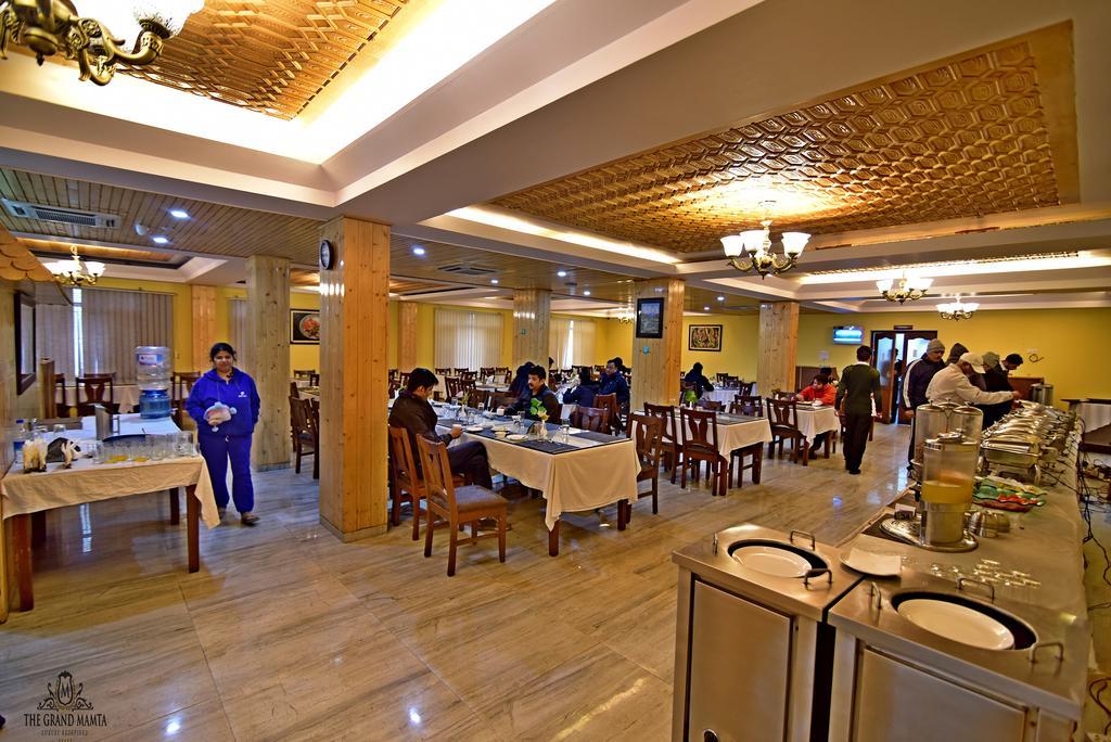 The Grand Mamta Hotel Srīnagar Exterior foto