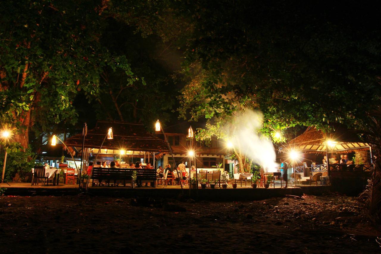 Murex Dive Resort Manado Exterior foto