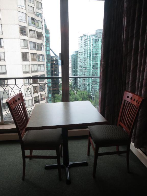 Tropicana Suite Hotel Vancouver Habitación foto