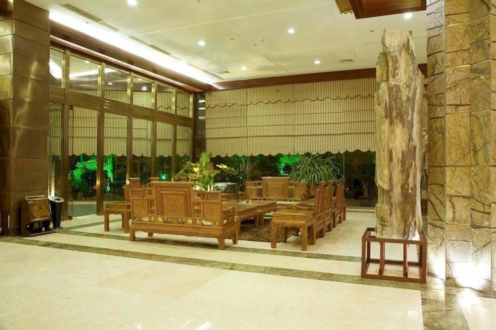 Golden Zone Hotel Jinghong Exterior foto