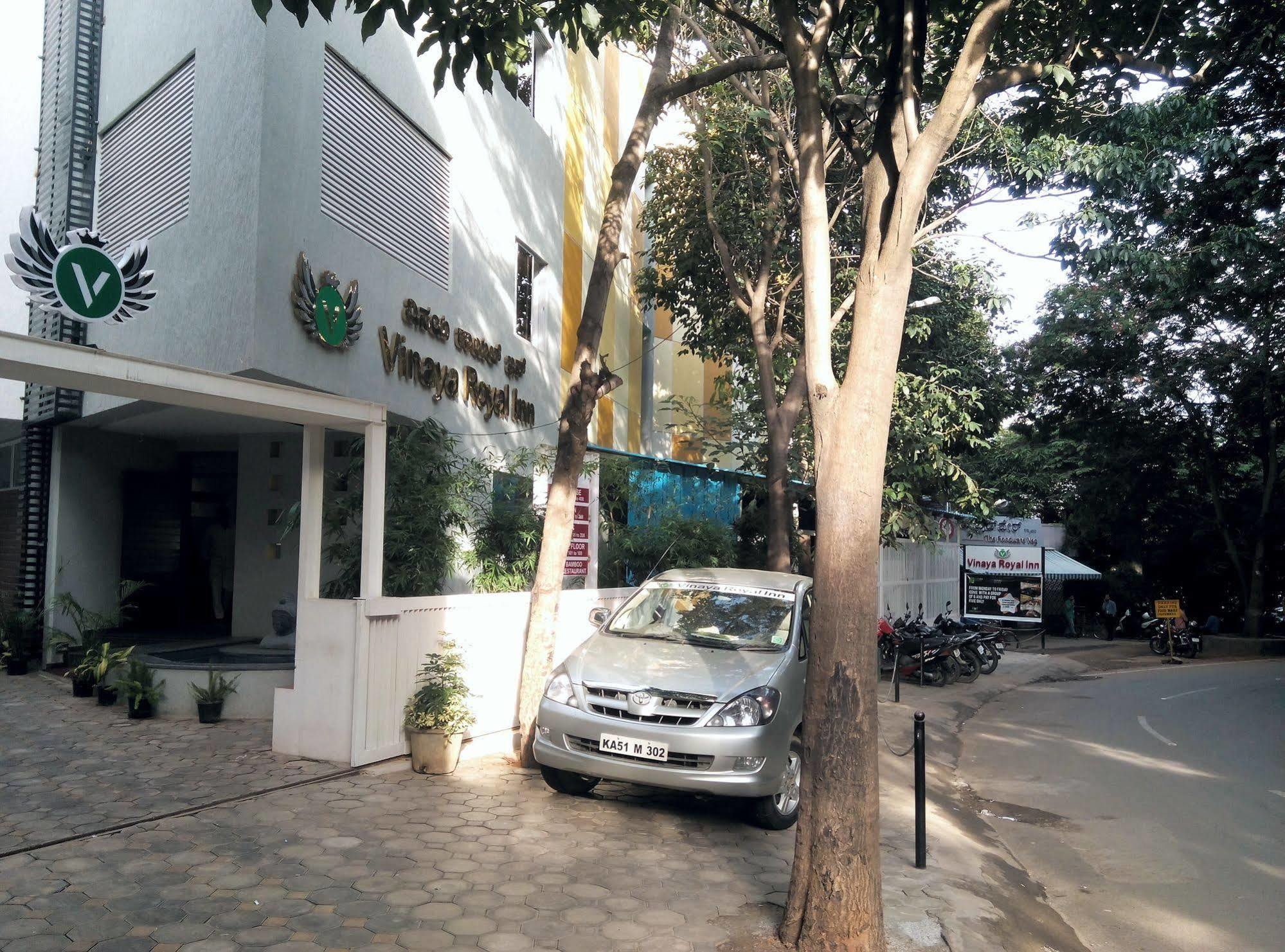 Vinaya Royal Inn Bangalore Exterior foto