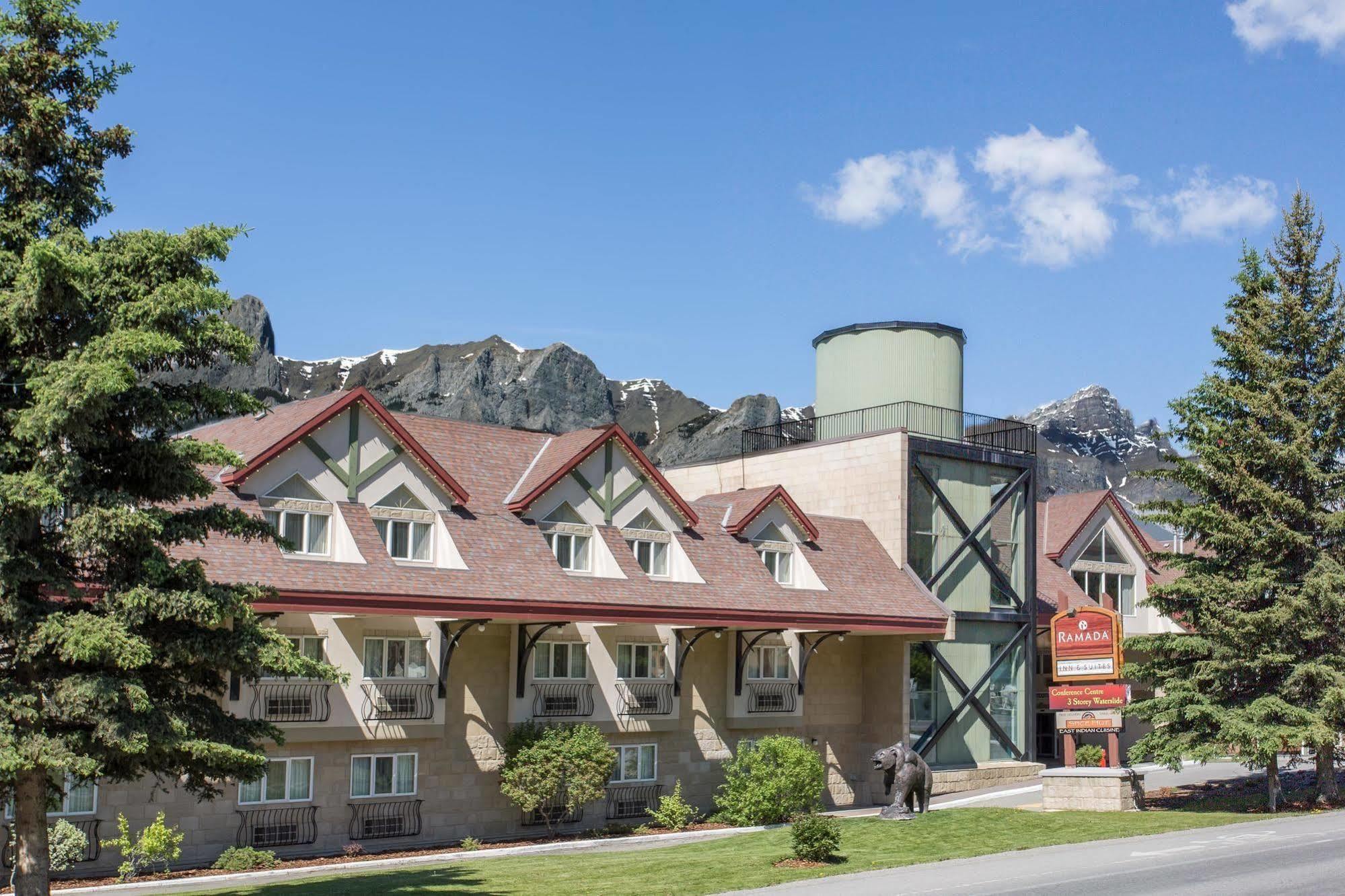 Canmore Inn & Suites Exterior foto