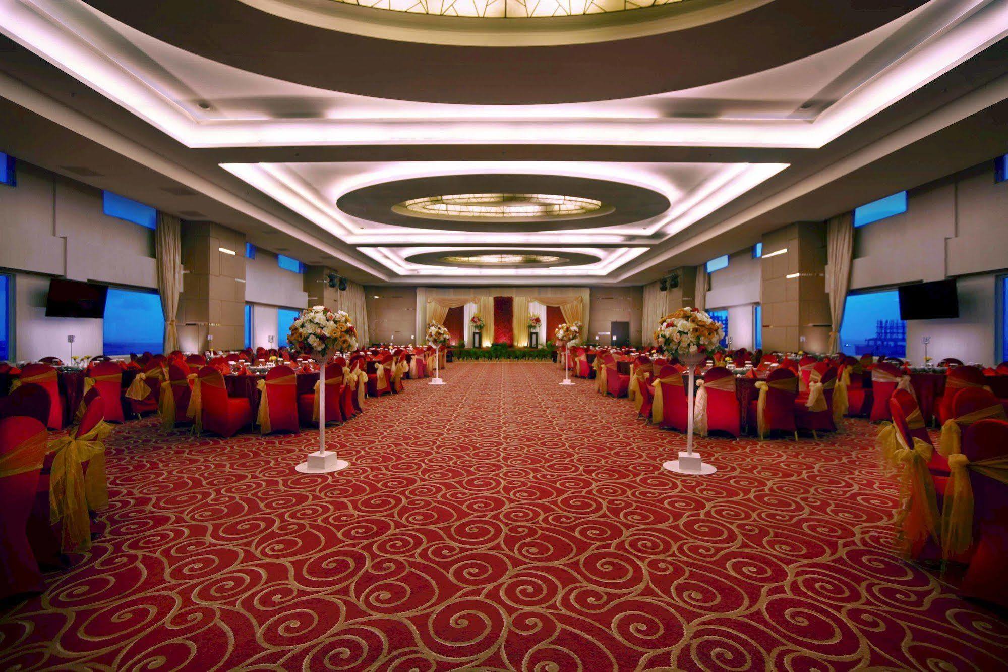 Aston Makassar Hotel&centro de convenciones Exterior foto