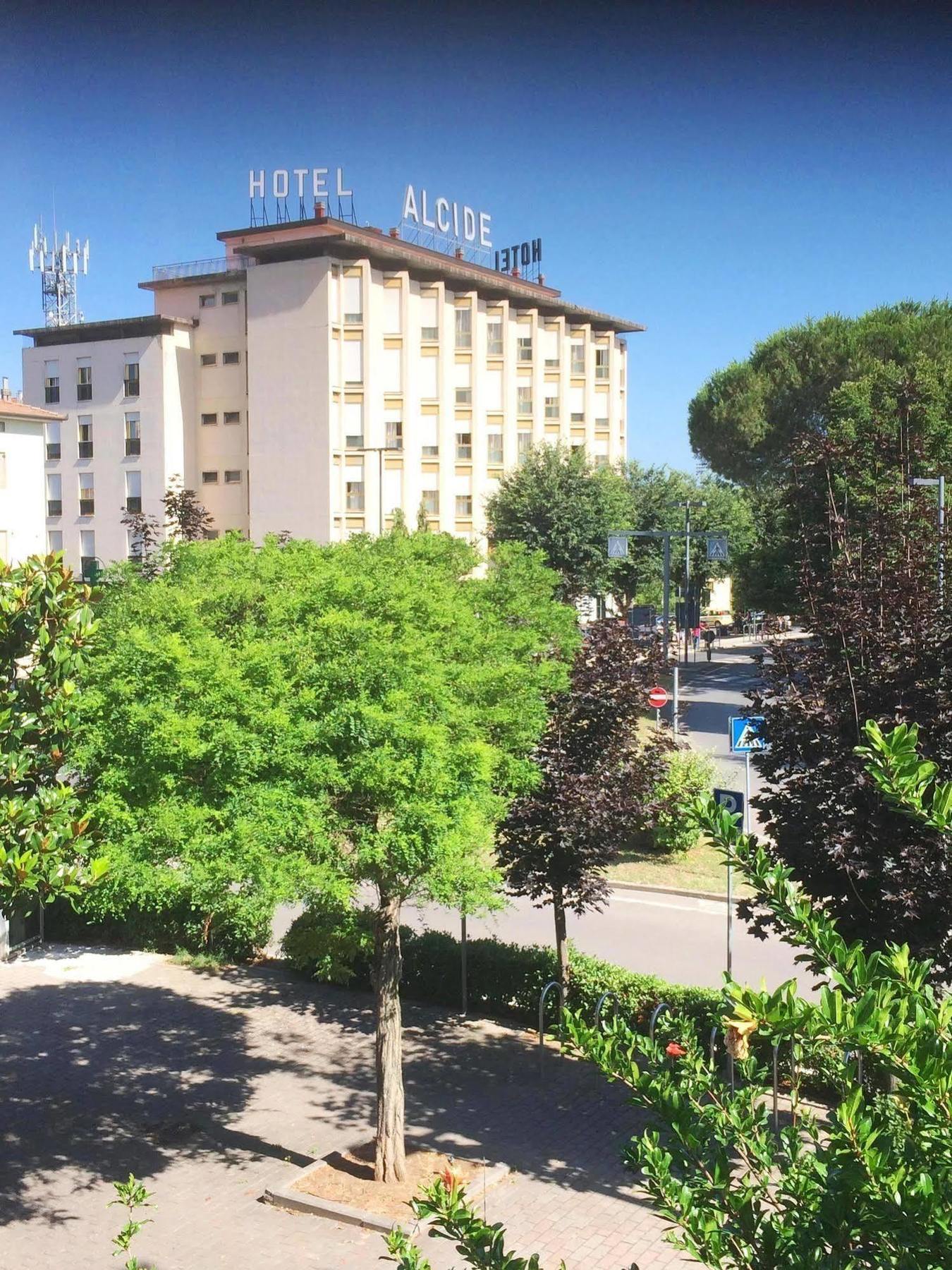 Hotel Ristorante Alcide Poggibonsi Exterior foto