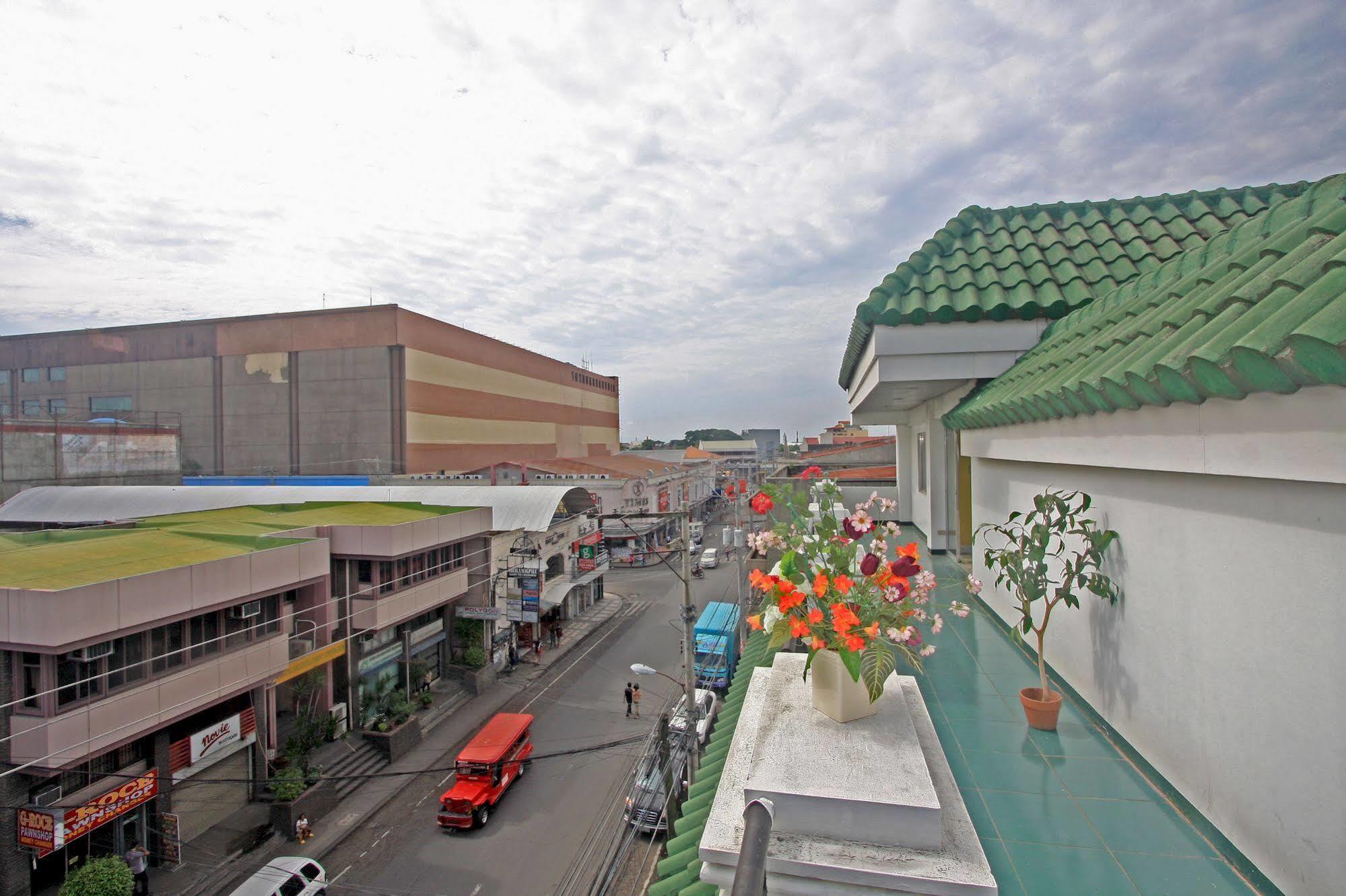 Hotel Galleria Davao Exterior foto