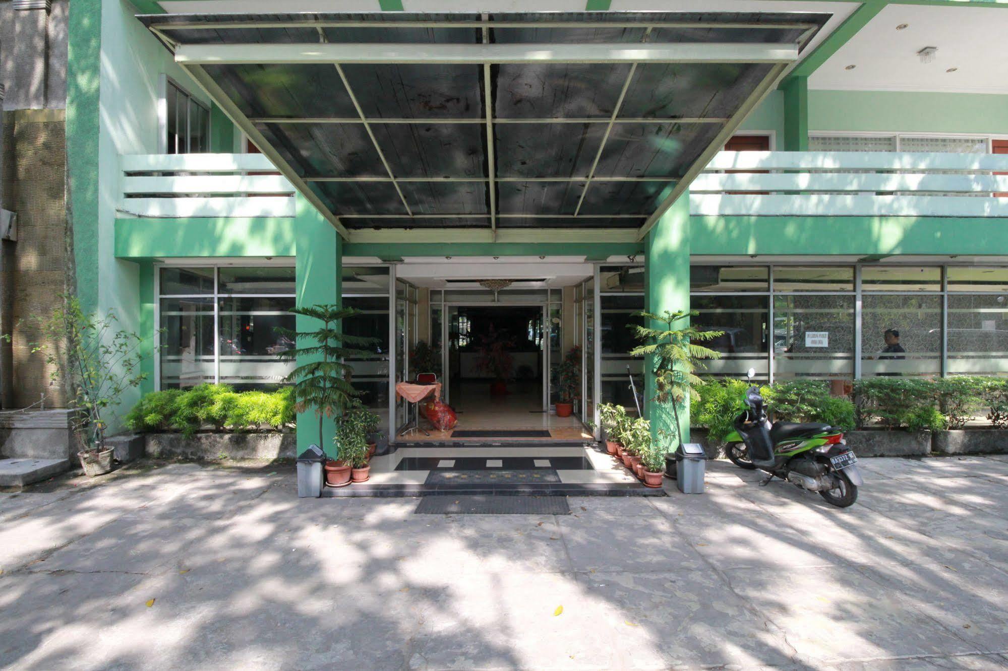 Mariani International Hotel Padang  Exterior foto