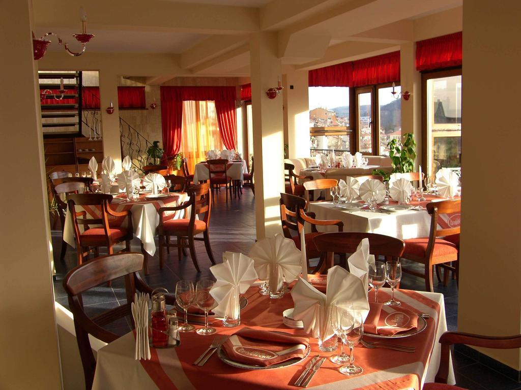 Meridian Hotel Bolyarski Veliko Tárnovo Restaurante foto
