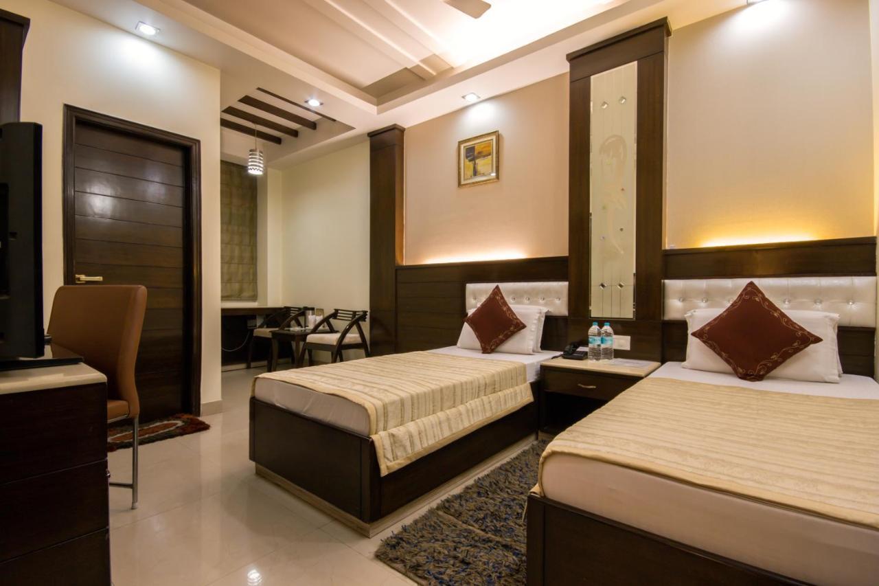 Hotel Aster Inn Nueva Delhi Exterior foto
